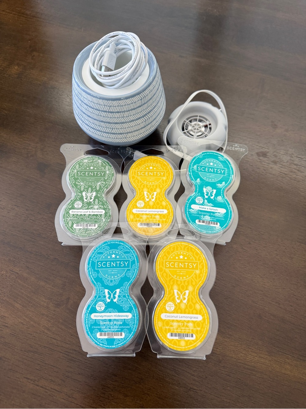 Scentsy Air, Scentsy Air Solo with 5 Scentsy Pod Packs